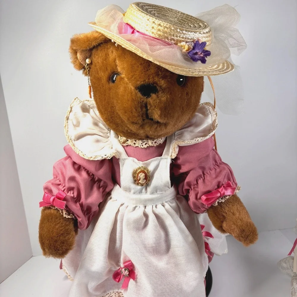 Danbury Mint Mama Bear And Her Twins 16